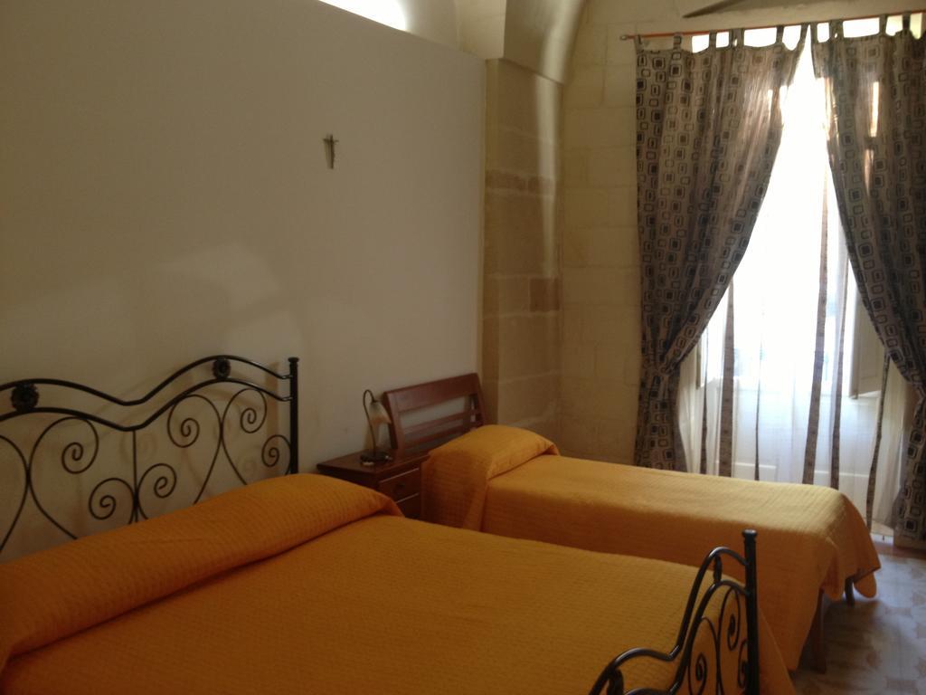 B&B Regina Maria Lecce Zimmer foto